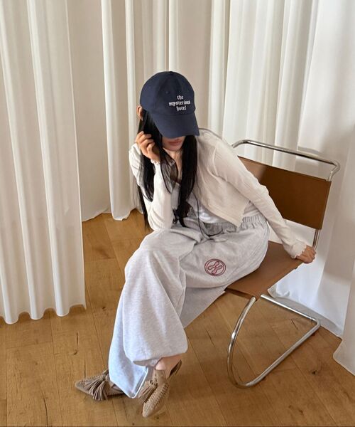 THE MYSTERIOUS HOTEL（ザミステリアスホテル）の「V NECK BUTTON SLEEVELESS [WHITE]（Tシャツ/カットソー・レディース・その他・FREE）」の10枚目の写真