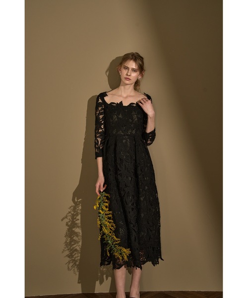 ERADIE(エラディエ)の「Elise Square-Neck Lace Dress スクエアーネックケミカルレースドレス(ドレス・レディース・ラベンダー/ブラック/サックスブルー・FREE)」の12枚目の写真