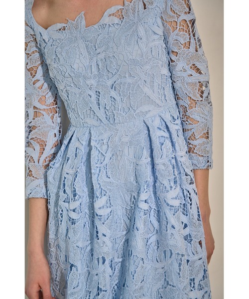 ERADIE(エラディエ)の「Elise Square-Neck Lace Dress スクエアーネックケミカルレースドレス(ドレス・レディース・ラベンダー/ブラック/サックスブルー・FREE)」の6枚目の写真