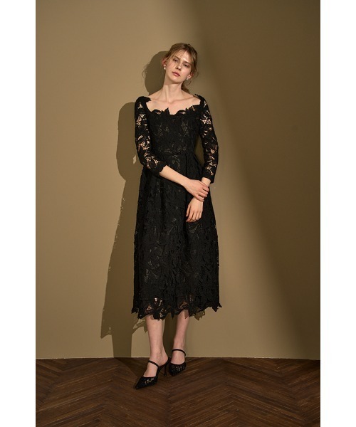 ERADIE(エラディエ)の「Elise Square-Neck Lace Dress スクエアーネックケミカルレースドレス(ドレス・レディース・ラベンダー/ブラック/サックスブルー・FREE)」の18枚目の写真