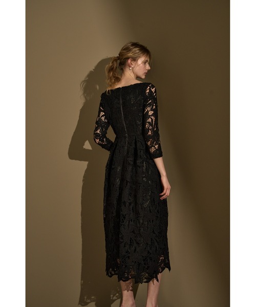 ERADIE(エラディエ)の「Elise Square-Neck Lace Dress スクエアーネックケミカルレースドレス(ドレス・レディース・ラベンダー/ブラック/サックスブルー・FREE)」の17枚目の写真