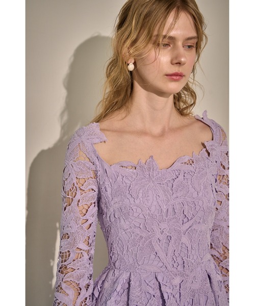 ERADIE(エラディエ)の「Elise Square-Neck Lace Dress スクエアーネックケミカルレースドレス(ドレス・レディース・ラベンダー/ブラック/サックスブルー・FREE)」の20枚目の写真