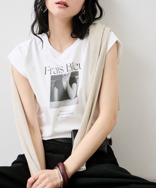 VIS（ビス）の「フォト＆ロゴプリントフレンチスリーブTシャツ/接触冷感（Tシャツ/カットソー・レディース・ホワイト/チャコールグレー/サックスブルー・FREE）」の2枚目の写真