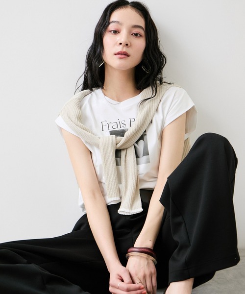 VIS（ビス）の「フォト＆ロゴプリントフレンチスリーブTシャツ/接触冷感（Tシャツ/カットソー・レディース・ホワイト/チャコールグレー/サックスブルー・FREE）」の18枚目の写真