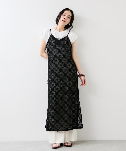 VIS（ビス）の「フォト＆ロゴプリントフレンチスリーブTシャツ/接触冷感（Tシャツ/カットソー・レディース・ホワイト/チャコールグレー/サックスブルー・FREE）」の21枚目の写真