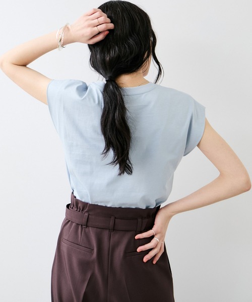 VIS（ビス）の「フォト＆ロゴプリントフレンチスリーブTシャツ/接触冷感（Tシャツ/カットソー・レディース・ホワイト/チャコールグレー/サックスブルー・FREE）」の10枚目の写真