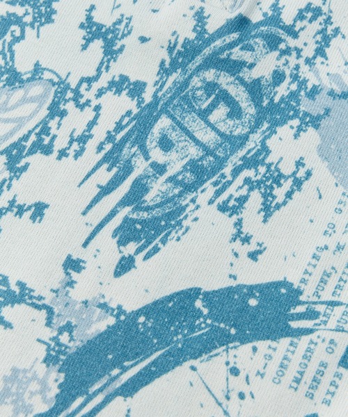 X-girl(エックスガール)の「BRUSHED COLLAGE GRAPHIC HENLEY NECK L/S COMPACT TOP(Tシャツ/カットソー・レディース・ベージュ/ブルー・M/S)」の14枚目の写真