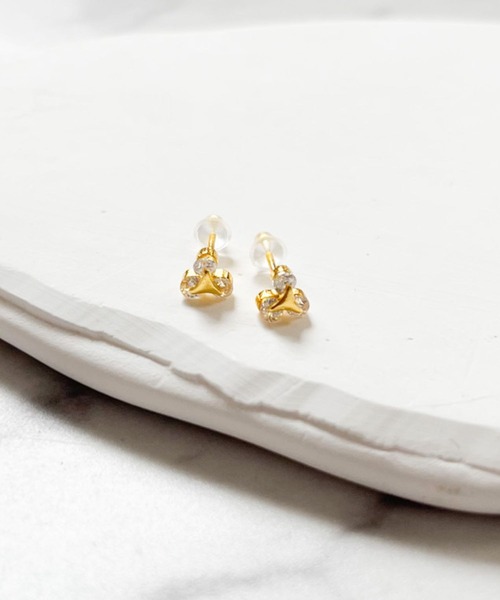 yu-ka(ユーカ)の「YU-KA:トライアングルビジュー ミニピアス Triangle Bijou Mini Earrings(ピアス(両耳用)・レディース・シルバー・FREE)」の5枚目の写真