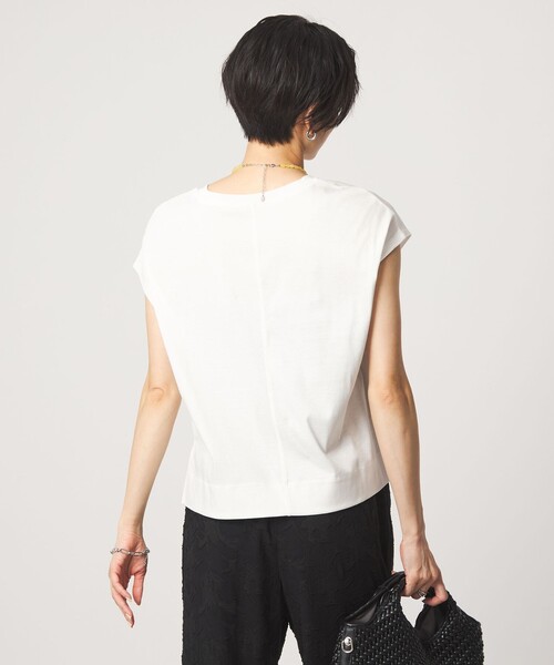 green label relaxing(グリーンレーベルリラクシング)の「フォルム Tシャツ 汗染み防止(Tシャツ/カットソー・レディース・ライトグレー/ブラック/オフホワイト/ダークブラウン・FREE)」の10枚目の写真