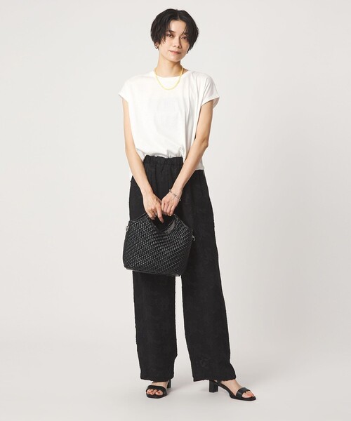 green label relaxing(グリーンレーベルリラクシング)の「フォルム Tシャツ 汗染み防止(Tシャツ/カットソー・レディース・ライトグレー/ブラック/オフホワイト/ダークブラウン・FREE)」の11枚目の写真