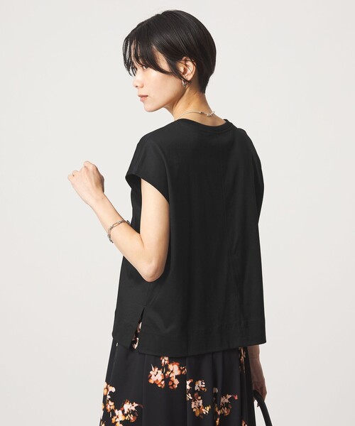 green label relaxing(グリーンレーベルリラクシング)の「フォルム Tシャツ 汗染み防止(Tシャツ/カットソー・レディース・ライトグレー/ブラック/オフホワイト/ダークブラウン・FREE)」の15枚目の写真