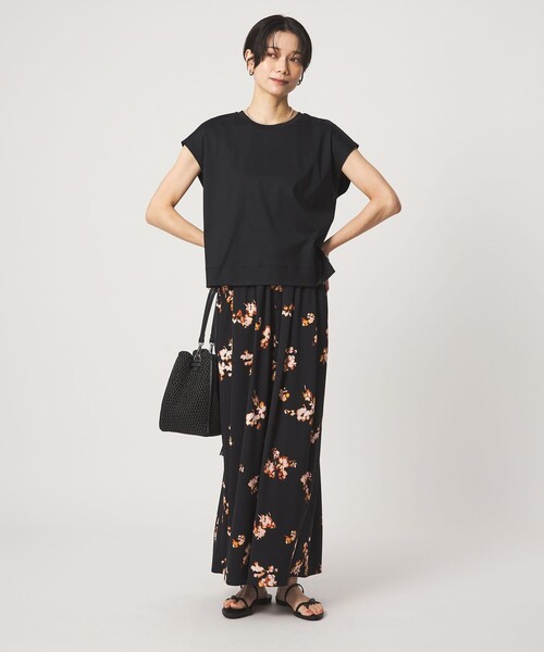 green label relaxing(グリーンレーベルリラクシング)の「フォルム Tシャツ 汗染み防止(Tシャツ/カットソー・レディース・ライトグレー/ブラック/オフホワイト/ダークブラウン・FREE)」の17枚目の写真