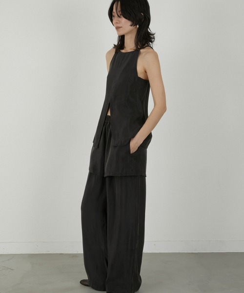 LA PEAU DE GEM(ラポドゥジェム)の「【LA PEAU DE GEM】front cut tops/フロントカットトップス(キャミソール・レディース・ブラック/ベージュ・FREE)」の15枚目の写真