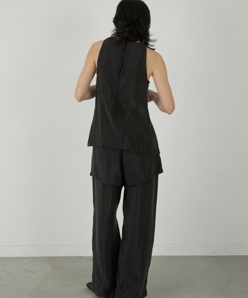 LA PEAU DE GEM(ラポドゥジェム)の「【LA PEAU DE GEM】front cut tops/フロントカットトップス(キャミソール・レディース・ブラック/ベージュ・FREE)」の16枚目の写真