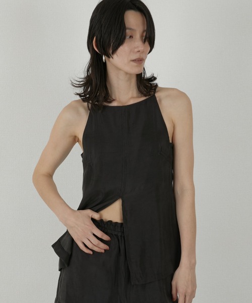 LA PEAU DE GEM(ラポドゥジェム)の「【LA PEAU DE GEM】front cut tops/フロントカットトップス(キャミソール・レディース・ブラック/ベージュ・FREE)」の12枚目の写真