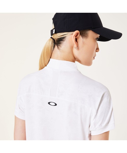 OAKLEY(オークリー)の「オークリーELEVATE SHOULDER LOGO MOCK ポロシャツ/ゴルフレディース/ゴルフ/接触冷感/OAKLEY(その他トップス・レディース・ホワイト/ブラック・M/L/S)」の7枚目の写真