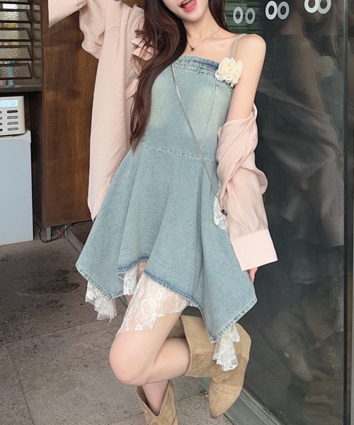 AMAJI(アマジ)の「レース切替 デニム キャミソールワンピース(ワンピース・レディース・ブルー・SMALL/MEDIUM/LARGE/X-LARGE)」の4枚目の写真