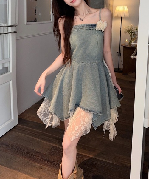 AMAJI(アマジ)の「レース切替 デニム キャミソールワンピース(ワンピース・レディース・ブルー・SMALL/MEDIUM/LARGE/X-LARGE)」の2枚目の写真