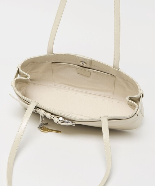 OSOI(オソイ)の「<OSOI>SHOULDER BROCLE バッグ(ショルダーバッグ・レディース・ダークブラウン/ブラック/オフホワイト・FREE)」の8枚目の写真