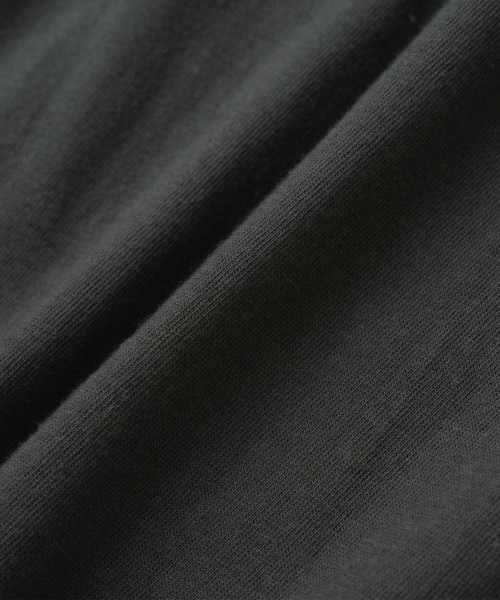 KNITTED(ニッティド)の「マタイガ クロップTシャツ チャコール(Tシャツ/カットソー・メンズ・その他・MEDIUM/LARGE/X-LARGE)」の7枚目の写真