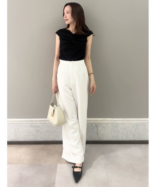 CELFORD(セルフォード)の「【洗える】ツイストオフショルレーストップス(Tシャツ/カットソー・レディース・ブラック/オフホワイト・F)」の14枚目の写真