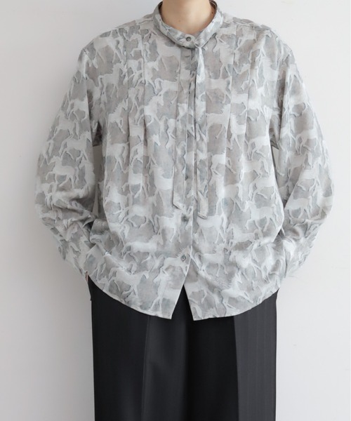 NOMBRE IMPAIR(ノンブルアンペール)の「【予約】ジャガードホースグラデーションプリント ボウタイブラウス(シャツ/ブラウス・レディース・イエロー/ブルー・FREE)」の1枚目の写真