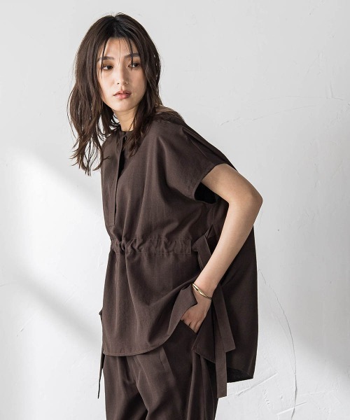MAYSON GREY(メイソングレイ)の「【一瞬で楽とキレイを叶える】ウエストマークフレンチブラウス(シャツ/ブラウス・レディース・ブラウン/ベージュ/パープル/ブラック・M)」の19枚目の写真