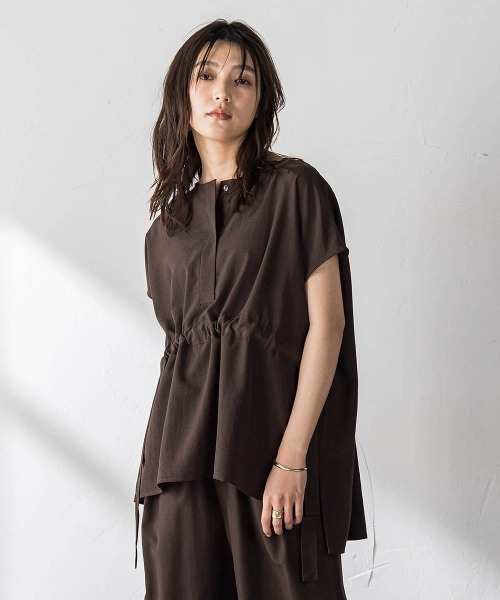 MAYSON GREY(メイソングレイ)の「【一瞬で楽とキレイを叶える】ウエストマークフレンチブラウス(シャツ/ブラウス・レディース・ブラウン/ベージュ/パープル/ブラック・M)」の20枚目の写真