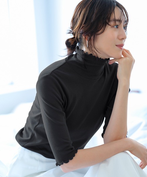 DoCLASSE( ドゥクラッセ)の「コットンガーゼ・メロウハイネック/5分袖(Tシャツ/カットソー・レディース・ピンク/ライトグレー/ホワイト/ブルー/パープル/ブルーグレー/グレー/ブラック/ピーコックグリーン系/チャコール/ライトグリーン・L/M/LL/S/3L)」の3枚目の写真