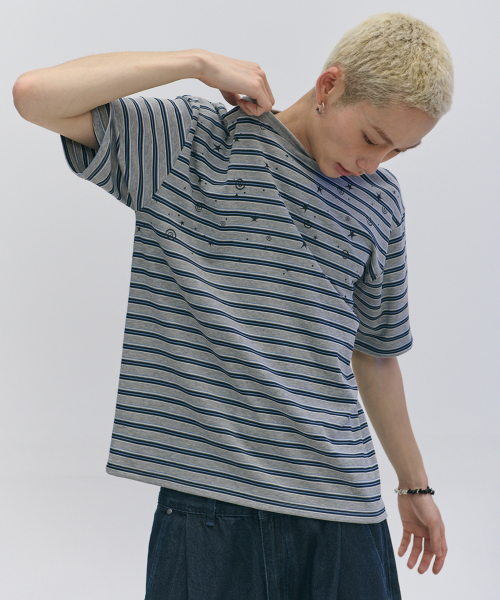 SOMEPLACE MAN(サムプレイス・マン)の「マルチストライプスタースパンコールルーズフィットラウンドネックカジュアル半袖Tシャツ_3COLOR(Tシャツ/カットソー・メンズ・グレー/ブラウン/ネイビー・FREE)」の9枚目の写真