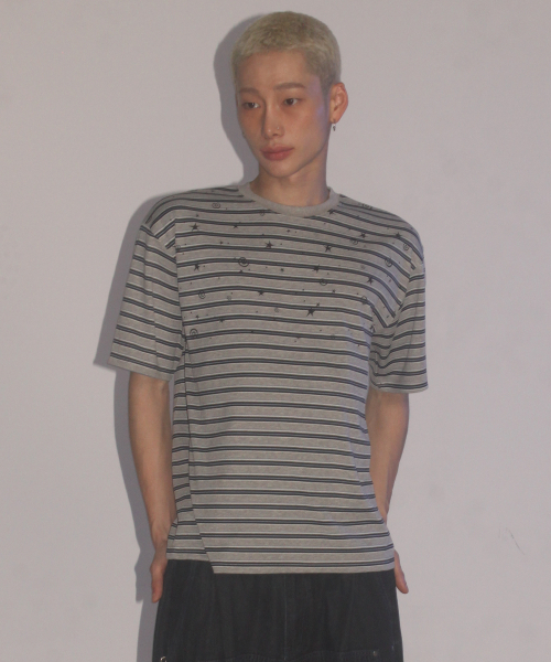 SOMEPLACE MAN(サムプレイス・マン)の「マルチストライプスタースパンコールルーズフィットラウンドネックカジュアル半袖Tシャツ_3COLOR(Tシャツ/カットソー・メンズ・グレー/ブラウン/ネイビー・FREE)」の10枚目の写真