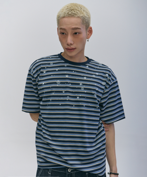 SOMEPLACE MAN(サムプレイス・マン)の「マルチストライプスタースパンコールルーズフィットラウンドネックカジュアル半袖Tシャツ_3COLOR(Tシャツ/カットソー・メンズ・グレー/ブラウン/ネイビー・FREE)」の11枚目の写真