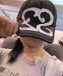 SEQUENZ（シークエンズ）の「※WEB限定 / ワッペン / またぎデザインキャップ /sqnz logo applique stitch cap（キャップ）」