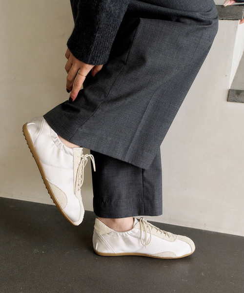 FLAT(フラット)の「Lギャザースニーカー(スニーカー・レディース・ブラック/サックスブルー/アイボリー・22cm/22.5cm/23cm/23.5cm/24cm/24.5cm/25cm)」の18枚目の写真
