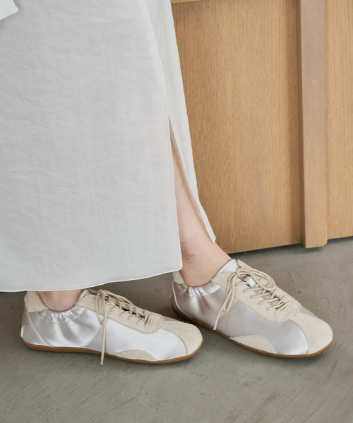 FLAT(フラット)の「Lギャザースニーカー(スニーカー・レディース・ブラック/サックスブルー/アイボリー・22cm/22.5cm/23cm/23.5cm/24cm/24.5cm/25cm)」の21枚目の写真