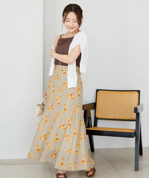 COHINA(コヒナ)の「ブラッシュフラワー消しプリーツスカート 【低身長・小柄女性】(スカート・レディース・ベージュ/ネイビー・REGULAR/SHORT)」の7枚目の写真