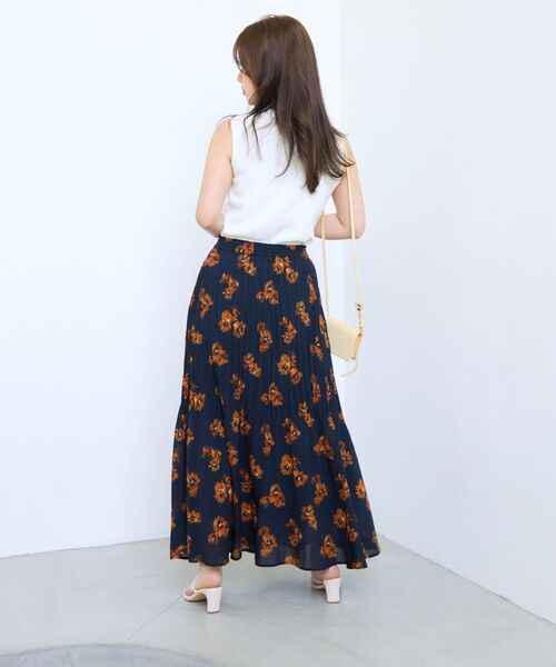 COHINA(コヒナ)の「ブラッシュフラワー消しプリーツスカート 【低身長・小柄女性】(スカート・レディース・ベージュ/ネイビー・REGULAR/SHORT)」の20枚目の写真