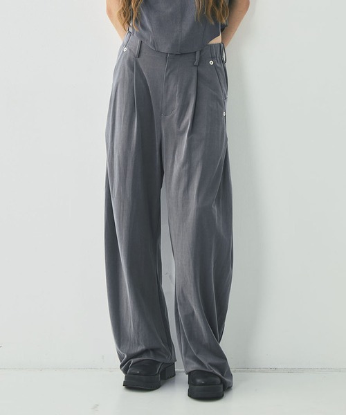 CONZ(コンズ)の「curve leg trousers cupra jersey(スラックス・レディース・ブラック/グレー・1/2/3)」の1枚目の写真