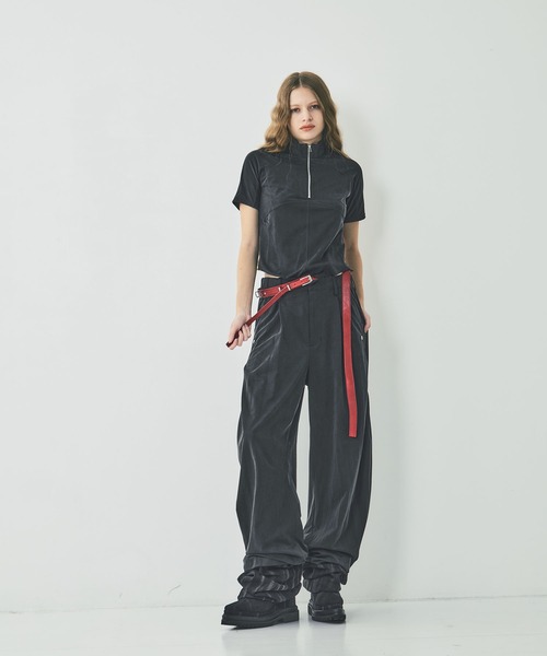CONZ(コンズ)の「curve leg trousers cupra jersey(スラックス・レディース・ブラック/グレー・1/2/3)」の13枚目の写真