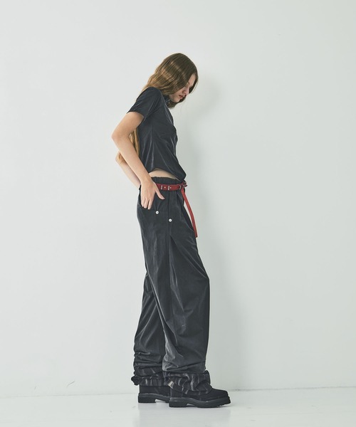 CONZ(コンズ)の「curve leg trousers cupra jersey(スラックス・レディース・ブラック/グレー・1/2/3)」の3枚目の写真