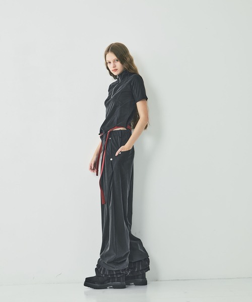 CONZ(コンズ)の「curve leg trousers cupra jersey(スラックス・レディース・ブラック/グレー・1/2/3)」の12枚目の写真
