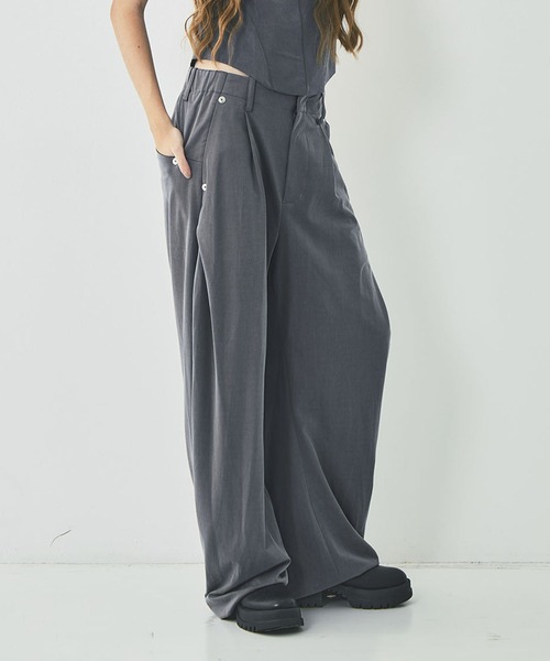 CONZ(コンズ)の「curve leg trousers cupra jersey(スラックス・レディース・ブラック/グレー・1/2/3)」の5枚目の写真