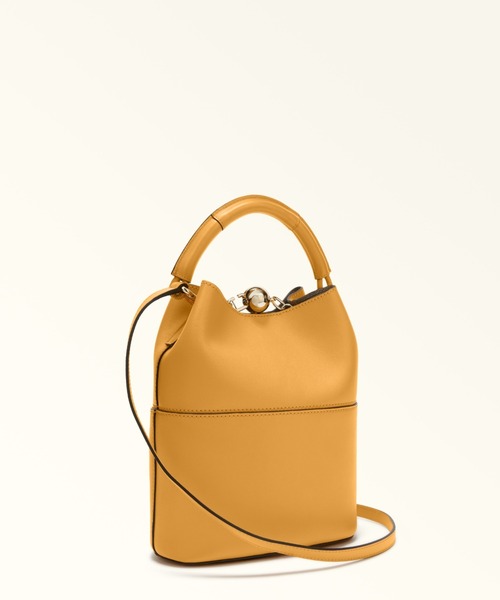 FURLA(フルラ)の「フルラ スフェラ (Furla Sfera) バケットバッグ S(ショルダーバッグ・レディース・マスタード・ONE SIZE)」の3枚目の写真