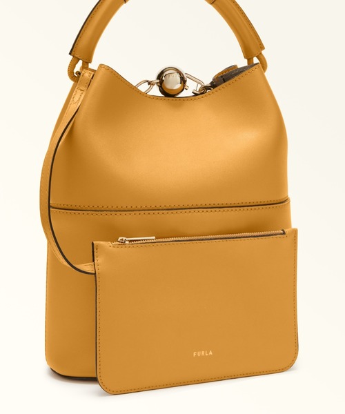 FURLA(フルラ)の「フルラ スフェラ (Furla Sfera) バケットバッグ S(ショルダーバッグ・レディース・マスタード・ONE SIZE)」の5枚目の写真