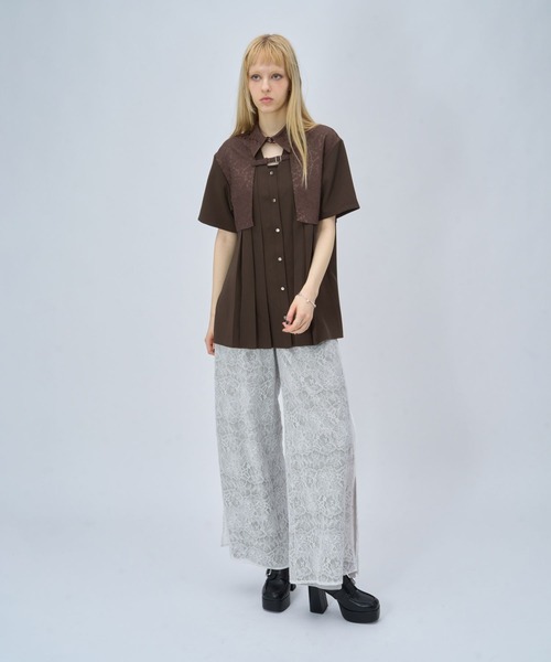 HARE(ハレ)の「パーツバックルプリーツシャツ(HARE)(シャツ/ブラウス・レディース・ボルドー/グリーン/ブラウン/ブラック・FREE)」の9枚目の写真