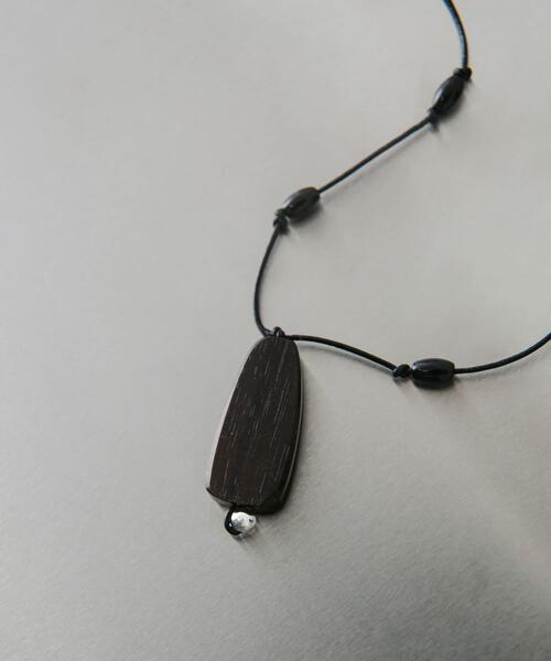 SMELLY(スメリー)の「SMELLY so’ onyx accent wood necklace(ネックレス・レディース・ブラック・-)」の3枚目の写真