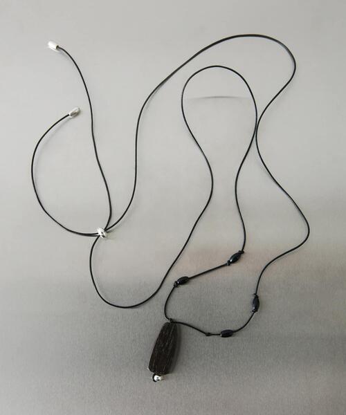 SMELLY(スメリー)の「SMELLY so’ onyx accent wood necklace(ネックレス・レディース・ブラック・-)」の5枚目の写真