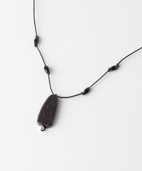 SMELLY(スメリー)の「SMELLY so’ onyx accent wood necklace(ネックレス・レディース・ブラック・-)」の6枚目の写真