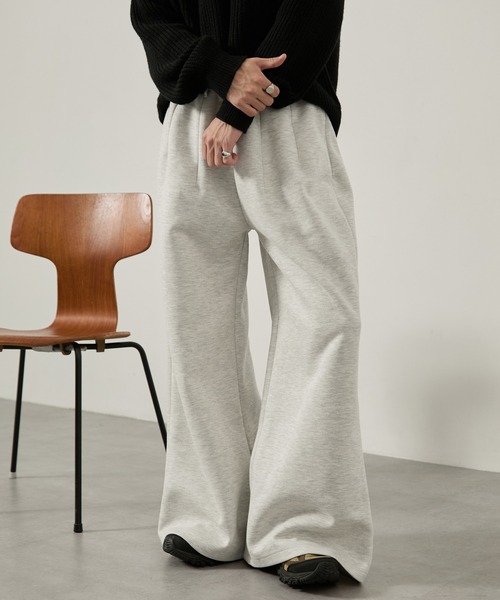 EMMA CLOTHES(エマクローズ)の「ダーツデザインバギースウェットパンツ〈速乾・UVカット〉(スウェットパンツ・メンズ・グレー/ライトグレー/ブラック・S/M/L)」の3枚目の写真