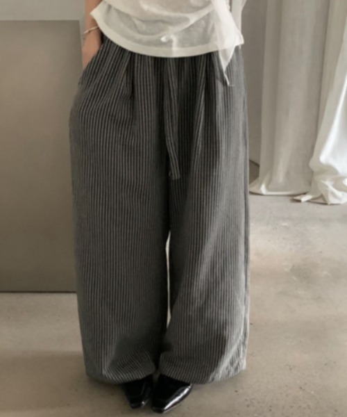 FLINEA(フリネア)の「ハイウエストストライプ柄パンツ(その他パンツ・レディース・ブラック/ネイビー・FREE)」の2枚目の写真